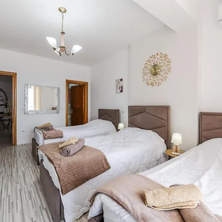 Apartment Vollga Promenade With Full Sea And Old Town View