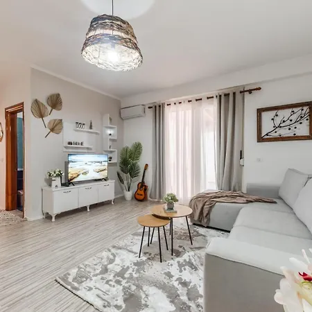 Vollga Promenade With Full Sea And Old Town View Apartment Durrës