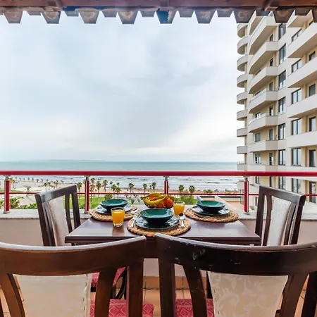 Vollga Promenade With Full Sea And Old Town View Apartment
