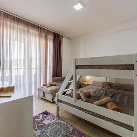 Vollga Promenade With Full Sea And Old Town View Apartment *