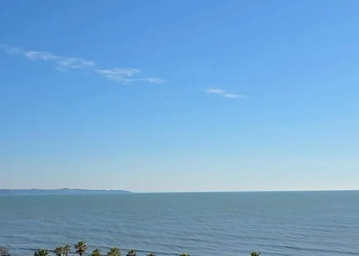 Vollga Promenade With Full Sea And Old Town View Apartment
